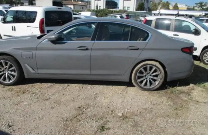 BMW 530E