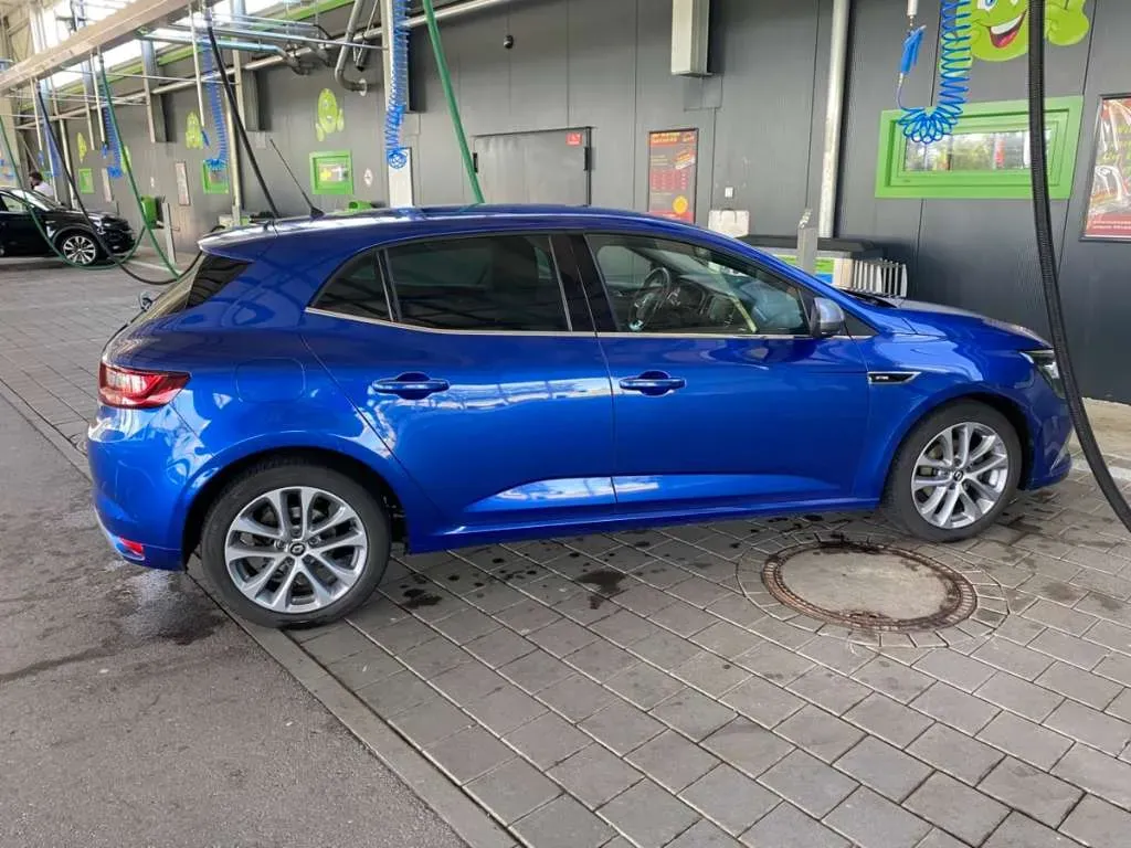 Renault Megane 2019 photo 2