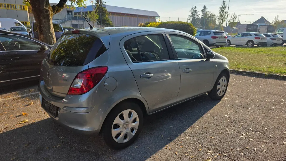 Opel Corsa 2010 photo 3