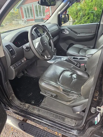 Nissan Navara 2012 photo 2