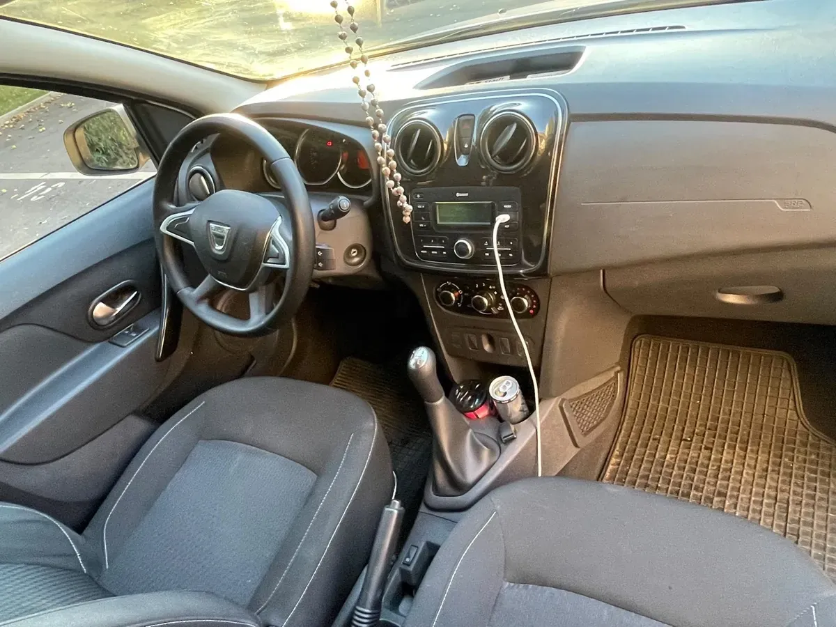 Dacia Sandero 2018 photo 2
