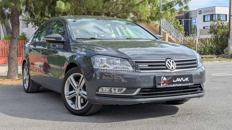 Volkswagen Passat 2011 photo 3