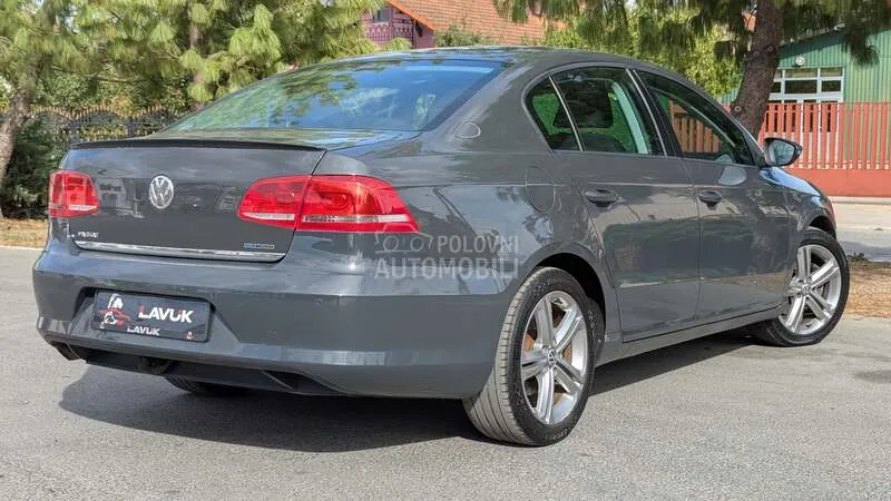 Volkswagen Passat 2011 photo 5