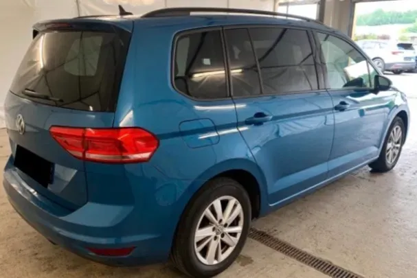 Volkswagen Touran 2020 photo 2