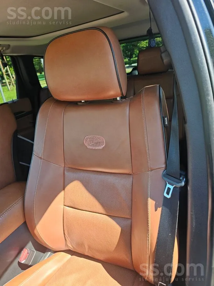 Jeep Grand Cherokee 2012 photo 3