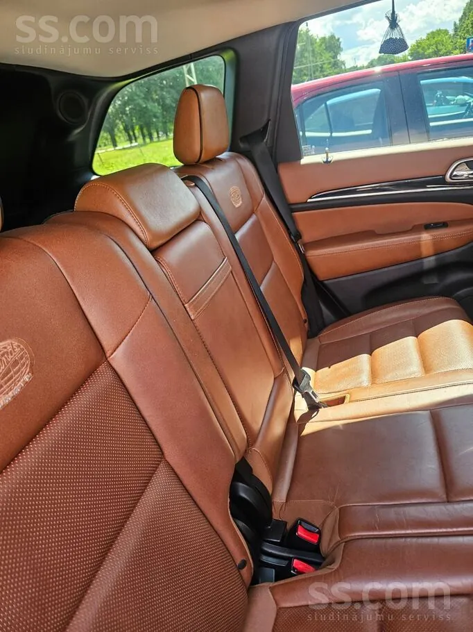 Jeep Grand Cherokee 2012 photo 2