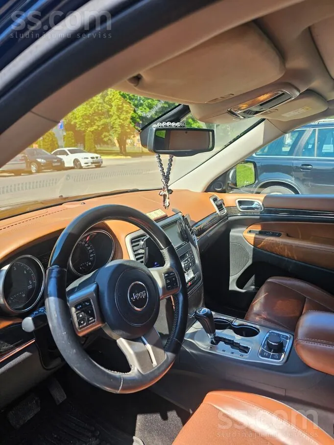 Jeep Grand Cherokee 2012 photo 4