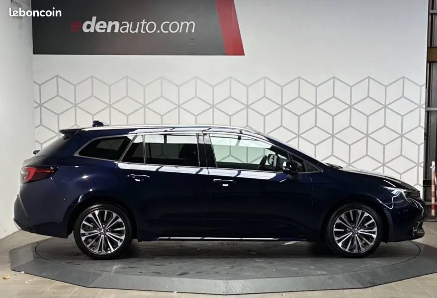 Toyota Corolla 2023 photo 3