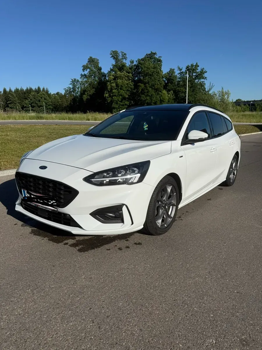 Ford Focus 2022 photo 3