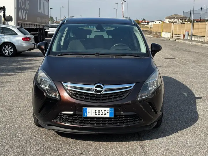 Opel Zafira Tourer 2012 photo 2