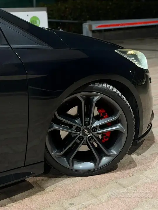 Ford Focus St 2013 photo 3