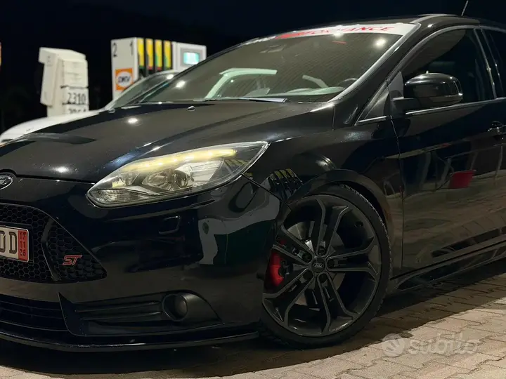 Ford Focus St 2013 photo 2