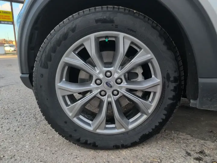 Ford Explorer 2020 photo 2