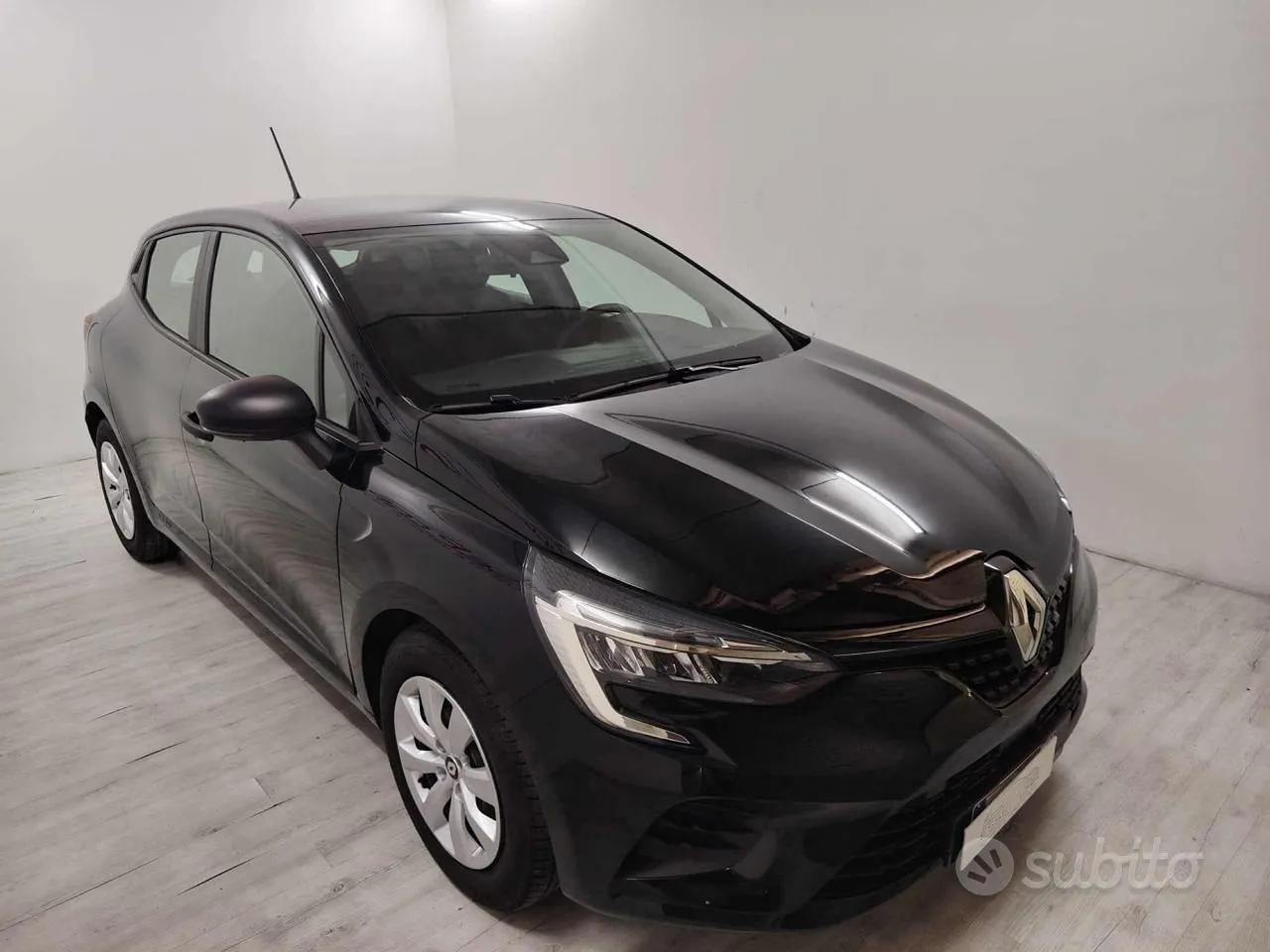 Renault Clio 2024 photo 2