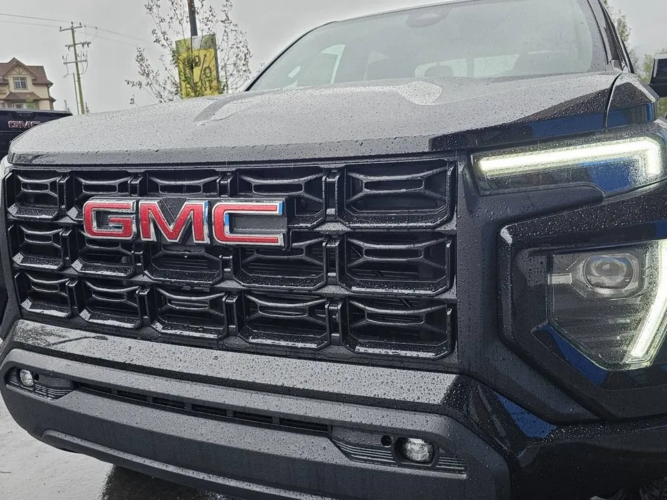 GMC Canyon 2026 photo 3