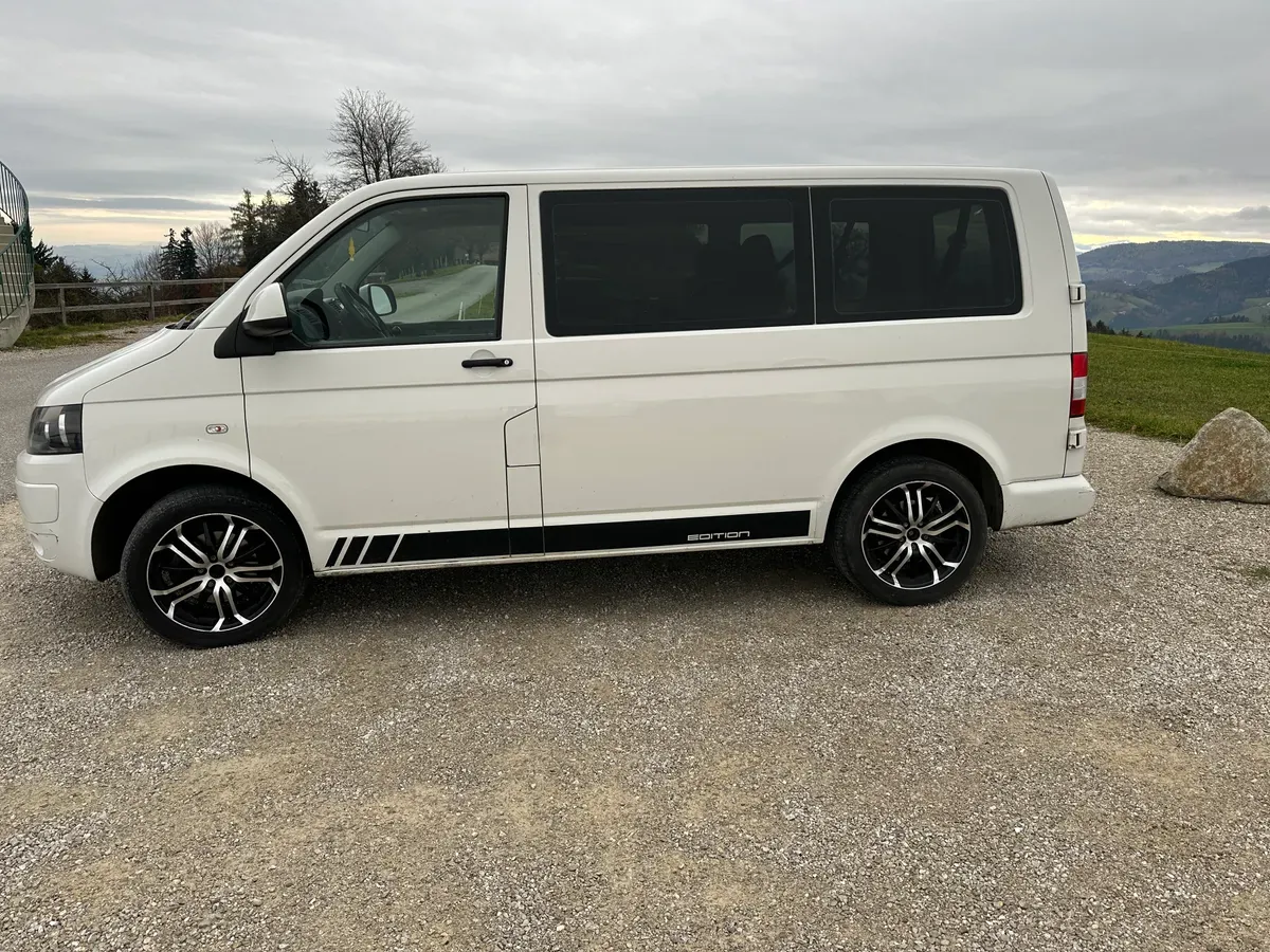 Volkswagen T5 2011 photo 2