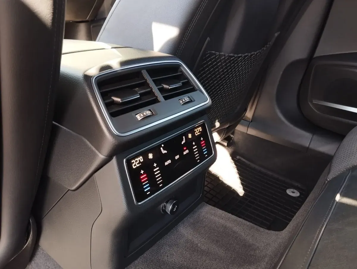 Audi A6 2019 photo 2