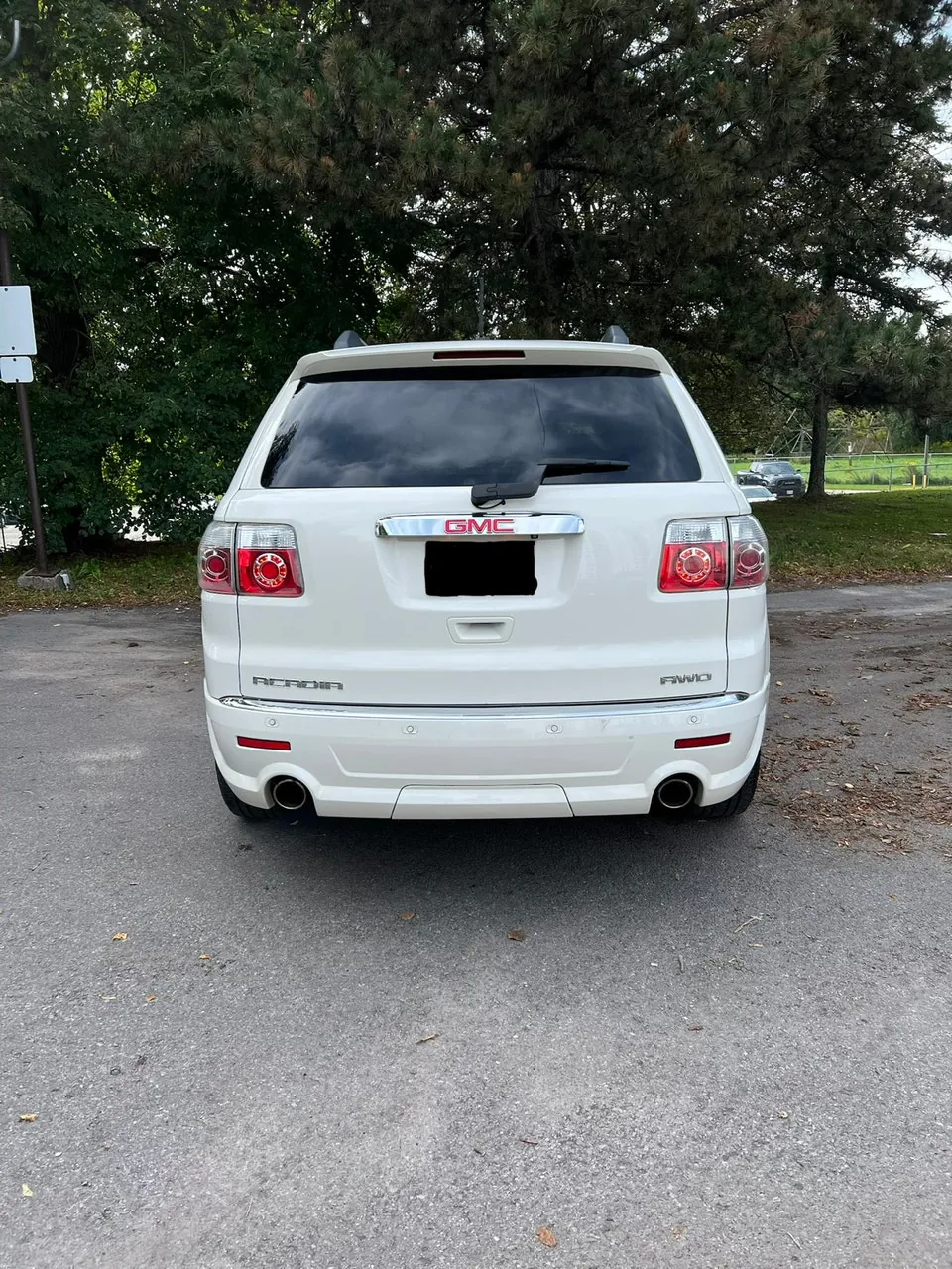 GMC Acadia 2011 photo 4
