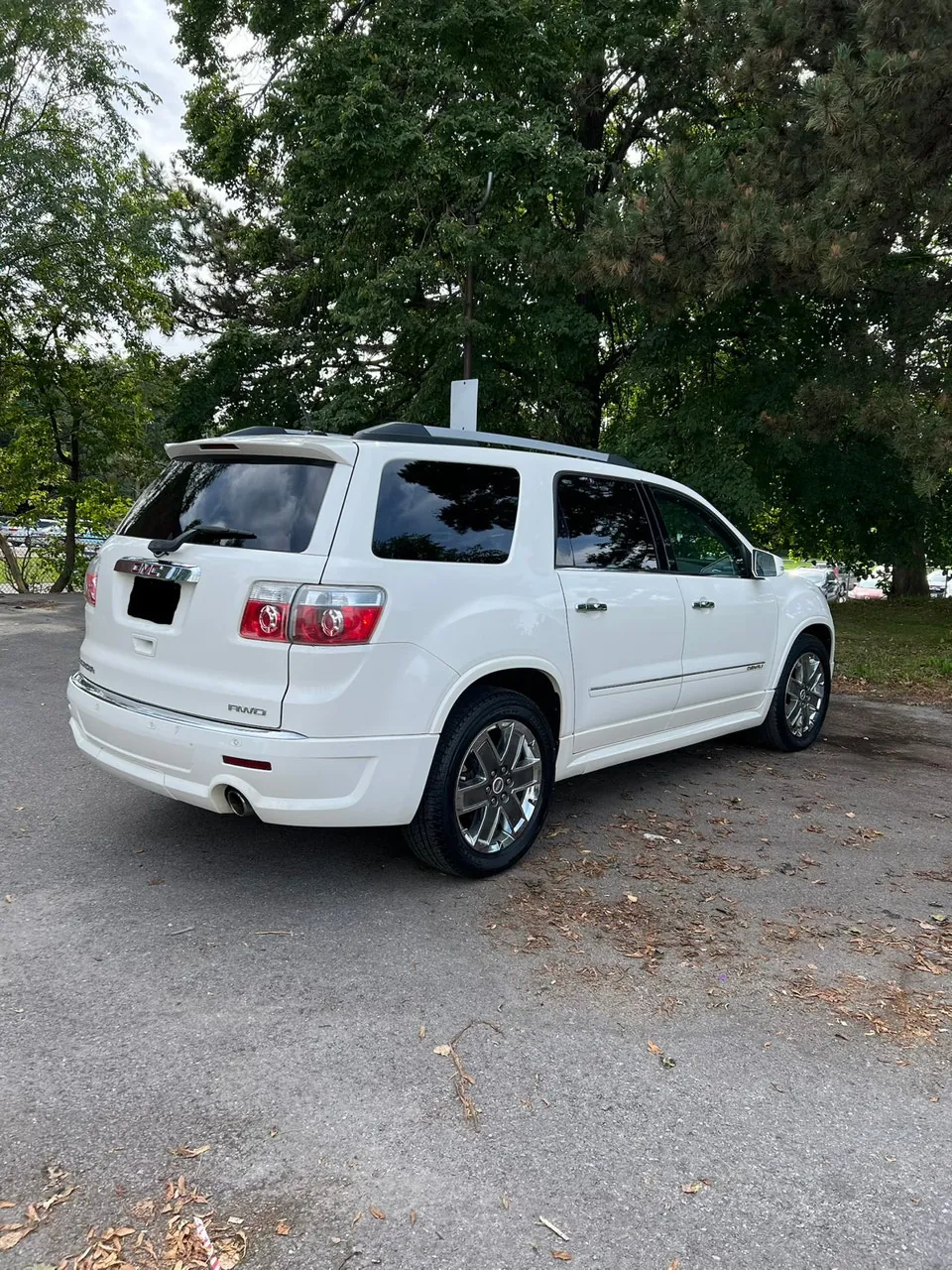 GMC Acadia 2011 photo 5
