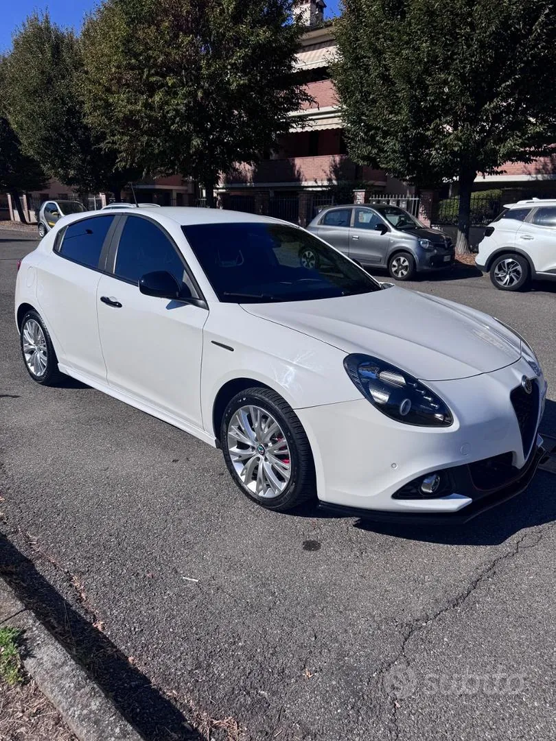 Alfa Romeo Giulietta 2017 photo 2