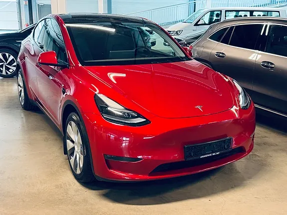Tesla Model Y 2022 photo 2
