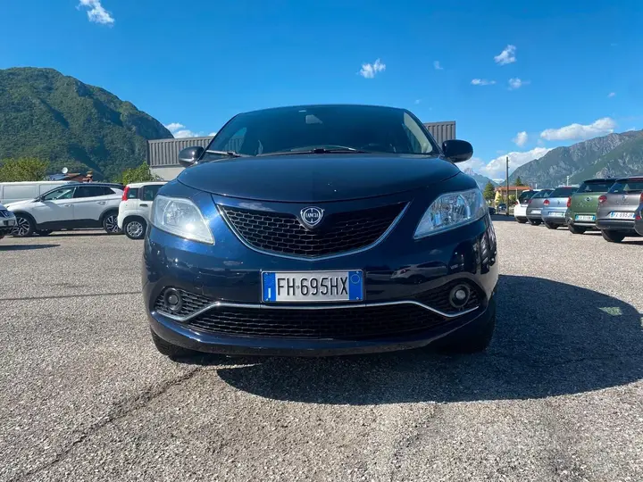Lancia Ypsilon 2017 photo 2