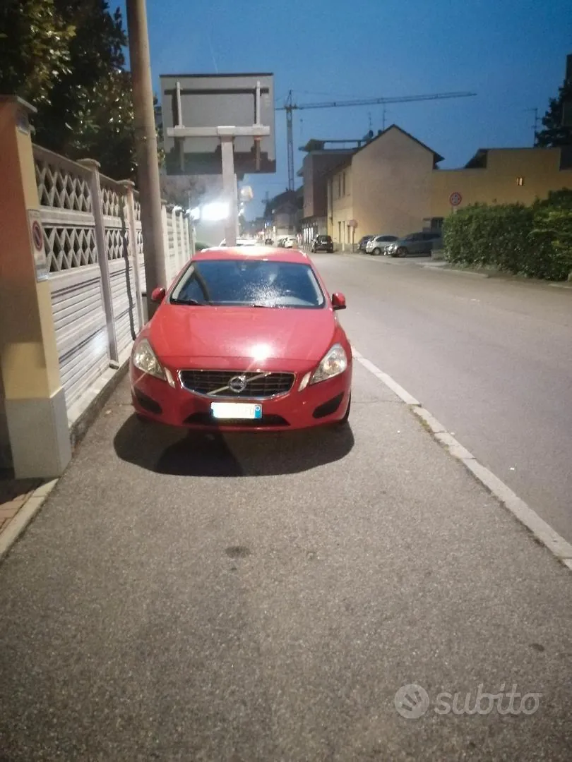 Volvo V60 2011 photo 2