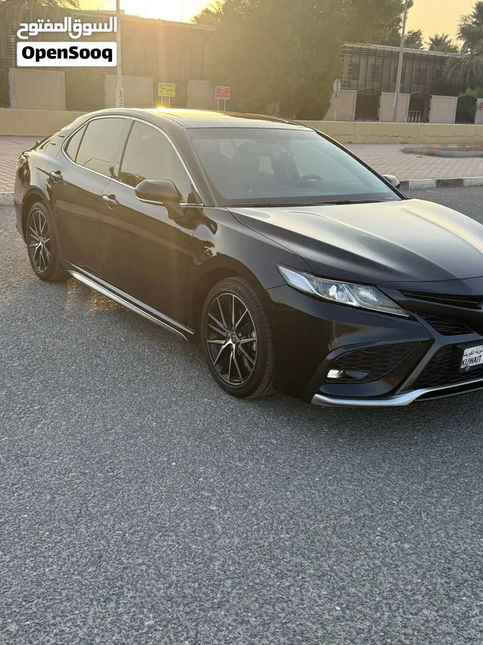 Toyota Camry 2023 photo 2