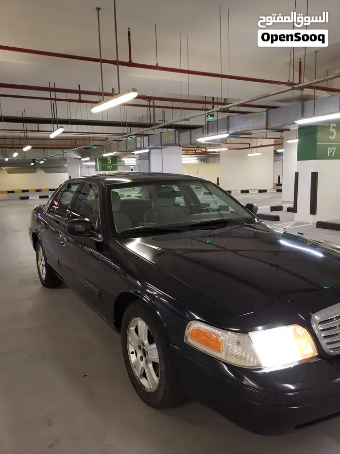 Ford Crown Victoria 2010 photo 4