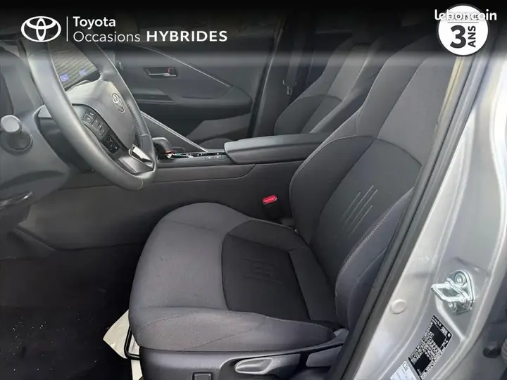 Toyota C-Hr 2025 photo 3