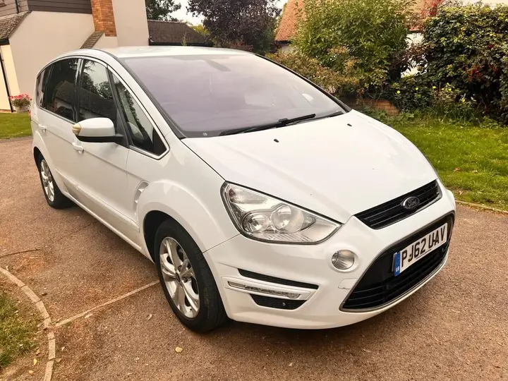 Ford S-Max 2013 photo 2