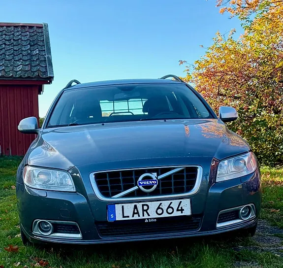 Volvo V70 2011 photo 2