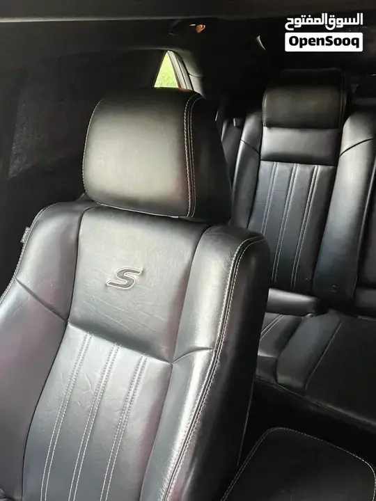 Chrysler 300 2022 photo 2