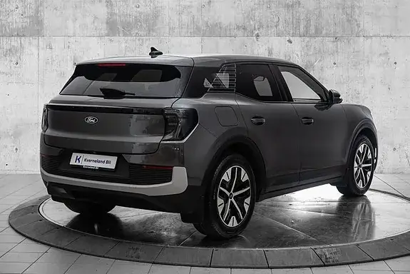 Ford Explorer 2026 photo 5