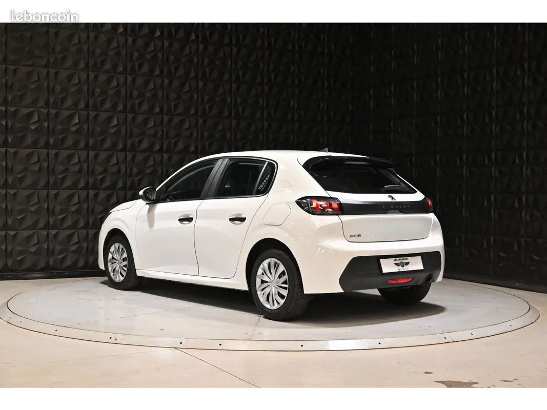 Peugeot 208 2019 photo 4