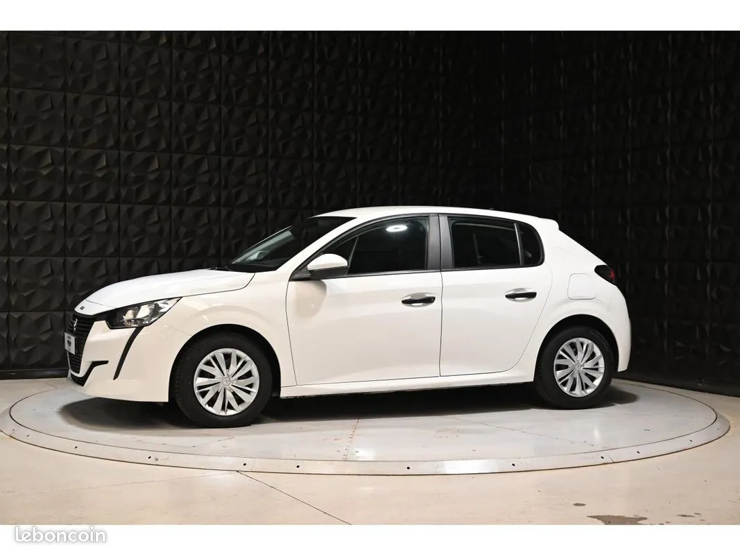 Peugeot 208 2019 photo 3