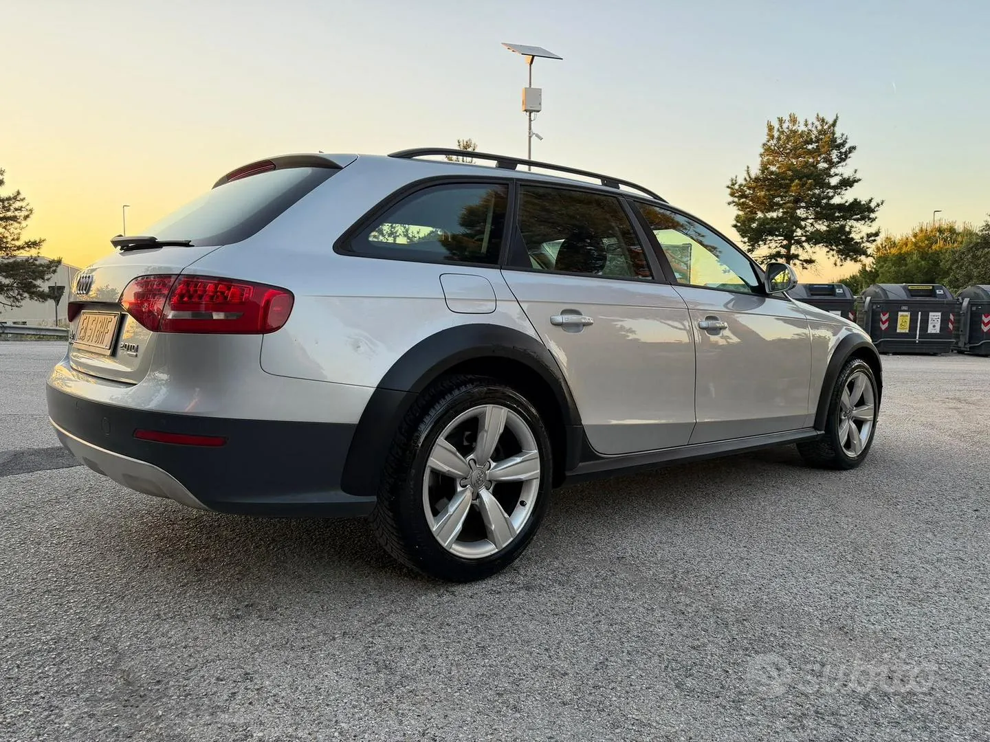 Audi A4 2010 photo 2