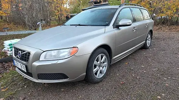 Volvo V70 2011 photo 2