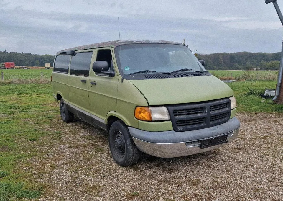 Dodge Ram Van