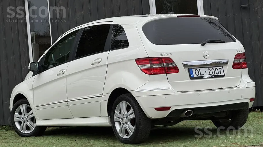 Mercedes-Benz B180 2011 photo 4