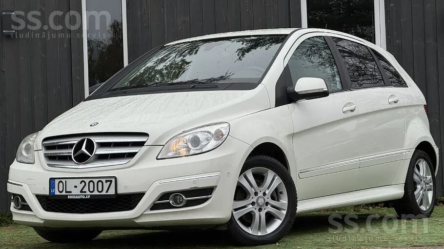 Mercedes-Benz B180
