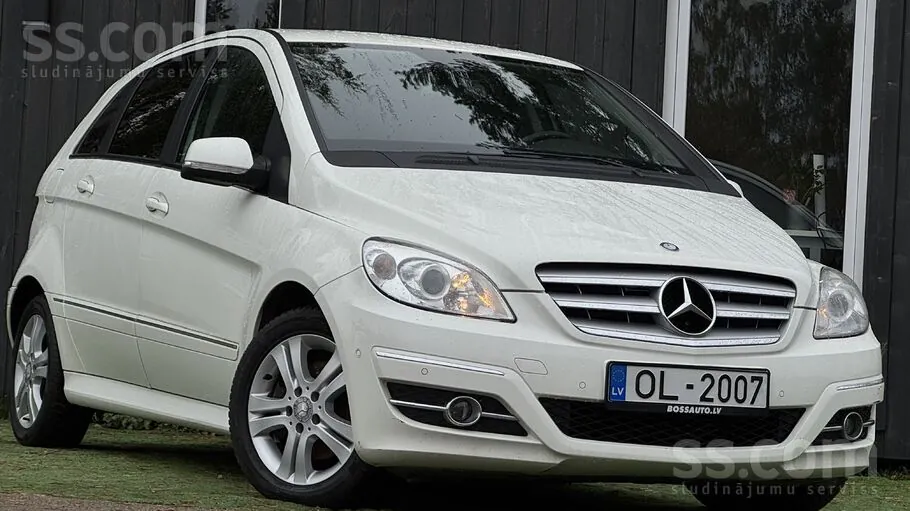 Mercedes-Benz B180 2011 photo 2