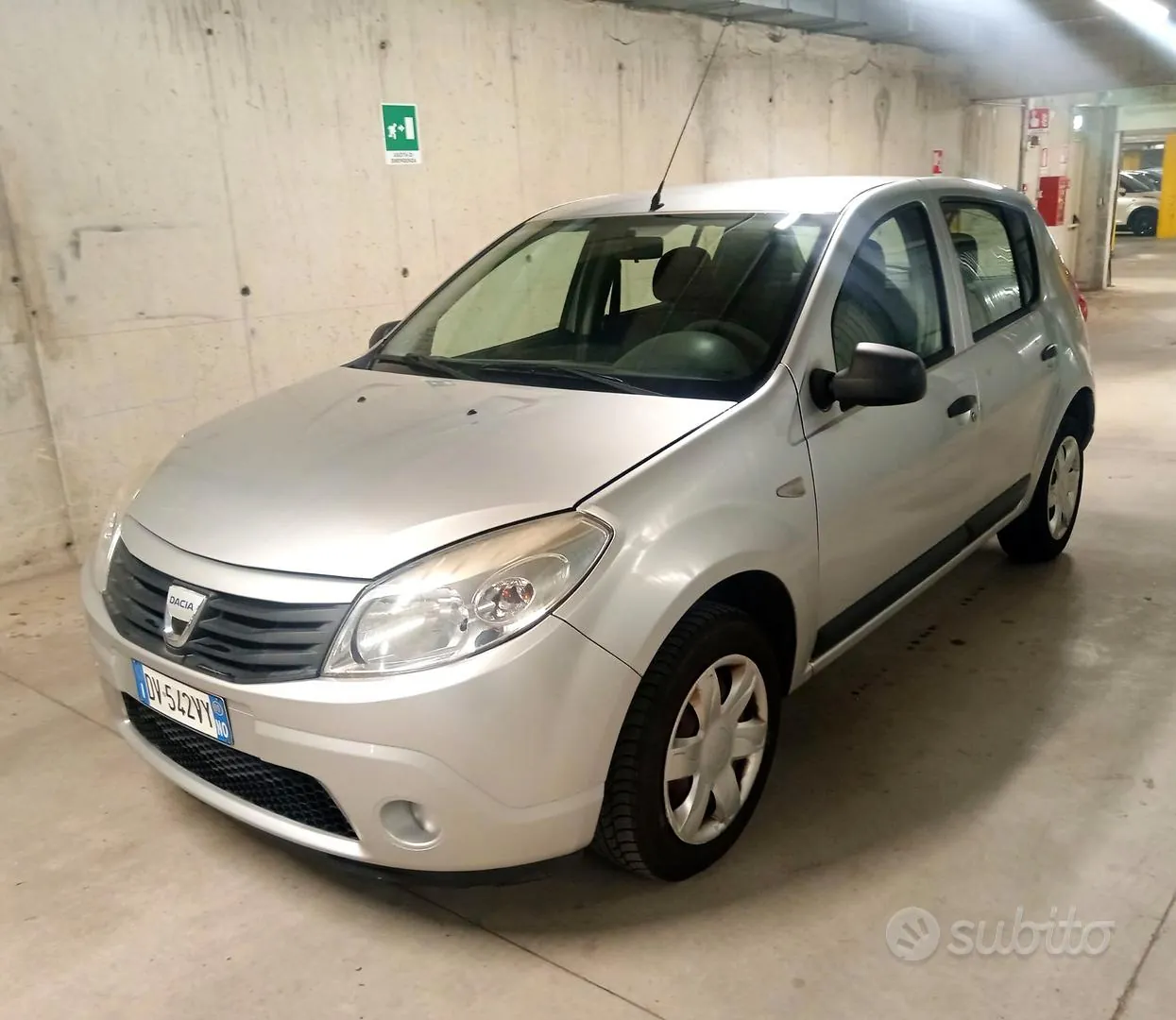 Dacia Sandero 2009 photo 2