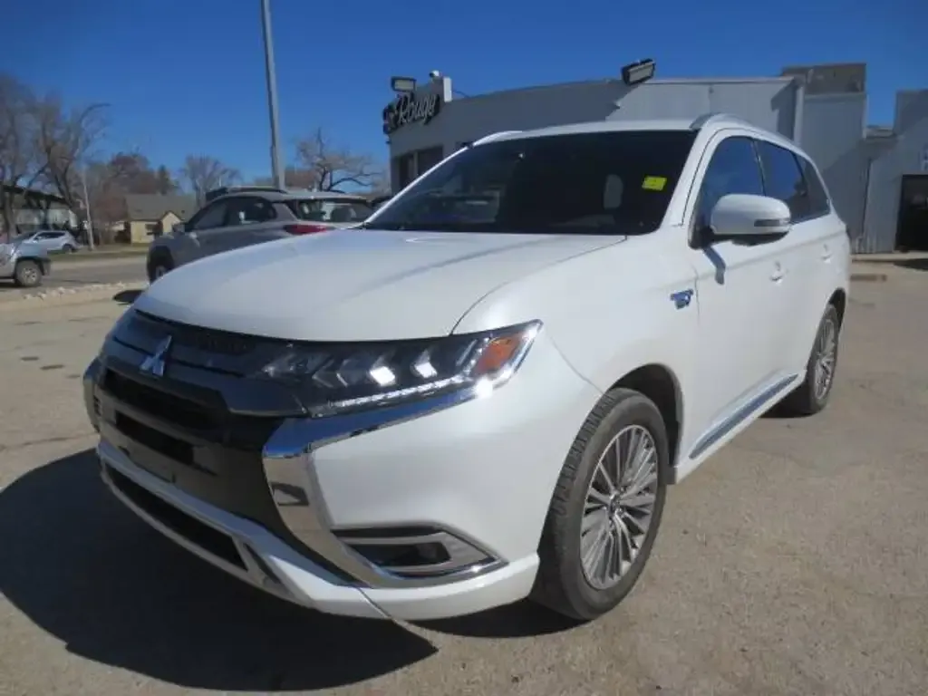 Mitsubishi Outlander 2020 photo 2