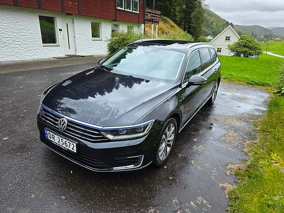 Volkswagen Passat 2016 photo 2