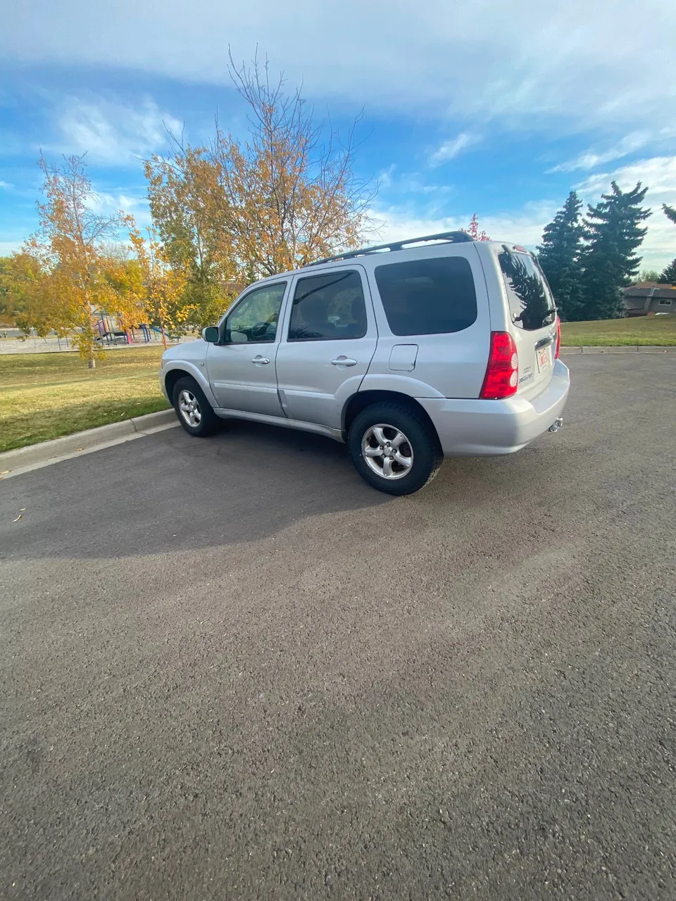 Mazda Tribute 2006 photo 2