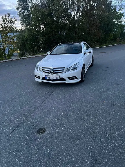 Mercedes-Benz E200 2011 photo 2
