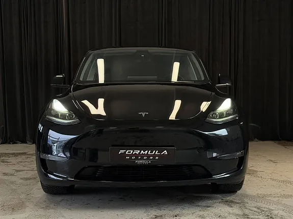 Tesla Model Y 2023 photo 2