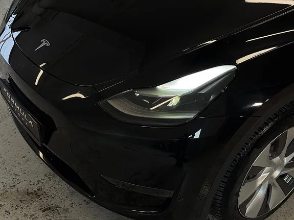 Tesla Model Y 2023 photo 4