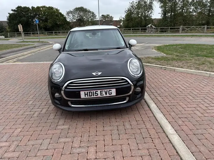 Mini Cooper D 2015 photo 3